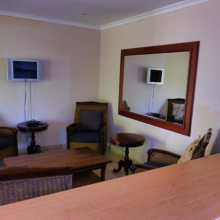Inqevu Villa Winterton Buitenkant foto